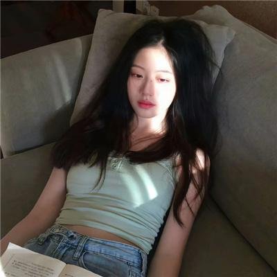 隔楼女孩:我们之间的层距